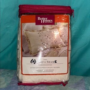 Better Homes and Gardens Floral (2) pc Queen Shams “Swinton”